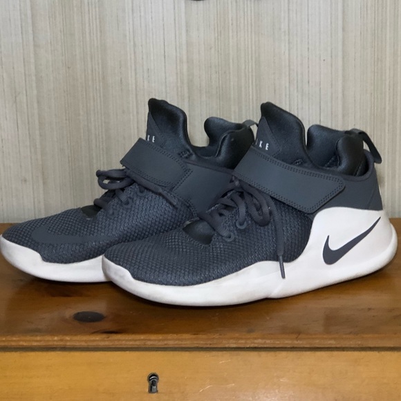 nike kwazi grey